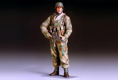WWII German Infantryman (Reversible Winter Uniform) von Tamiya
