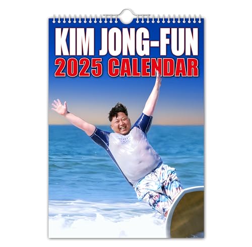 The Calendar King - Kim Jong-Fun - A4 Wandkalender - Kalender 2025 // Lustig/schrullig/Weihnachten/Geburtstag/Geschenkidee/Geschenk/Neuheit/Humor/Wichteln/Jahresplaner/Bürogeschenk The Calendar King - Kim Jong-Fun - A4 Wandkalender - Kalender 2025 // Lustig/schrullig/Weihnachten/Geburtstag/Geschenkidee/Geschenk/Neuheit/Humor/Wichteln/Jahresplaner/Bürogeschenk von The Calendar King