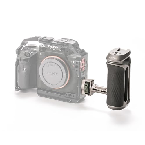 Tilta Xeno Seitengriff 1/4-Zoll-20 mit Positionierungsstiften, ergonomischer seitlicher Handgriff für DSLR/spiegellose Kamera-Rigs und Monitor-Rigs – Titangrau TA-XSH1-TG Tilta Xeno Seitengriff 1/4-Zoll-20 mit Positionierungsstiften, ergonomischer seitlicher Handgriff für DSLR/spiegellose Kamera-Rigs und Monitor-Rigs – Titangrau TA-XSH1-TG von Tilta