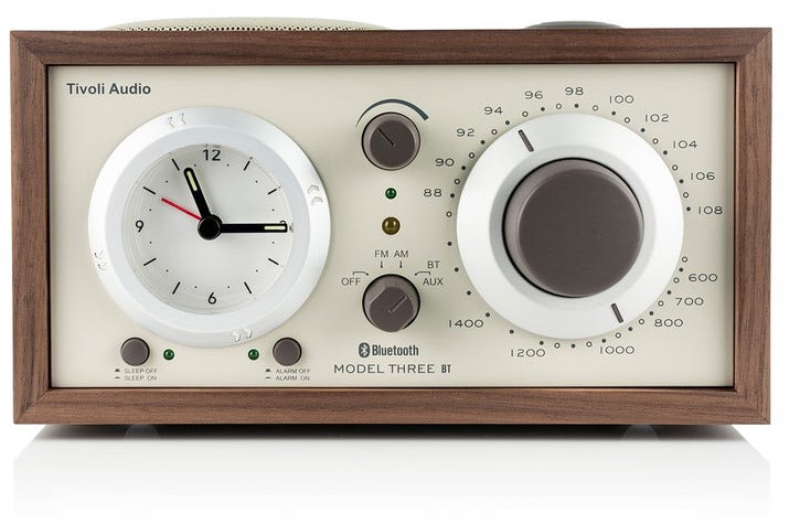 Model Three BT USB Uhrenradio walnuss/beige Model Three BT USB Uhrenradio walnuss/beige von Tivoli Audio