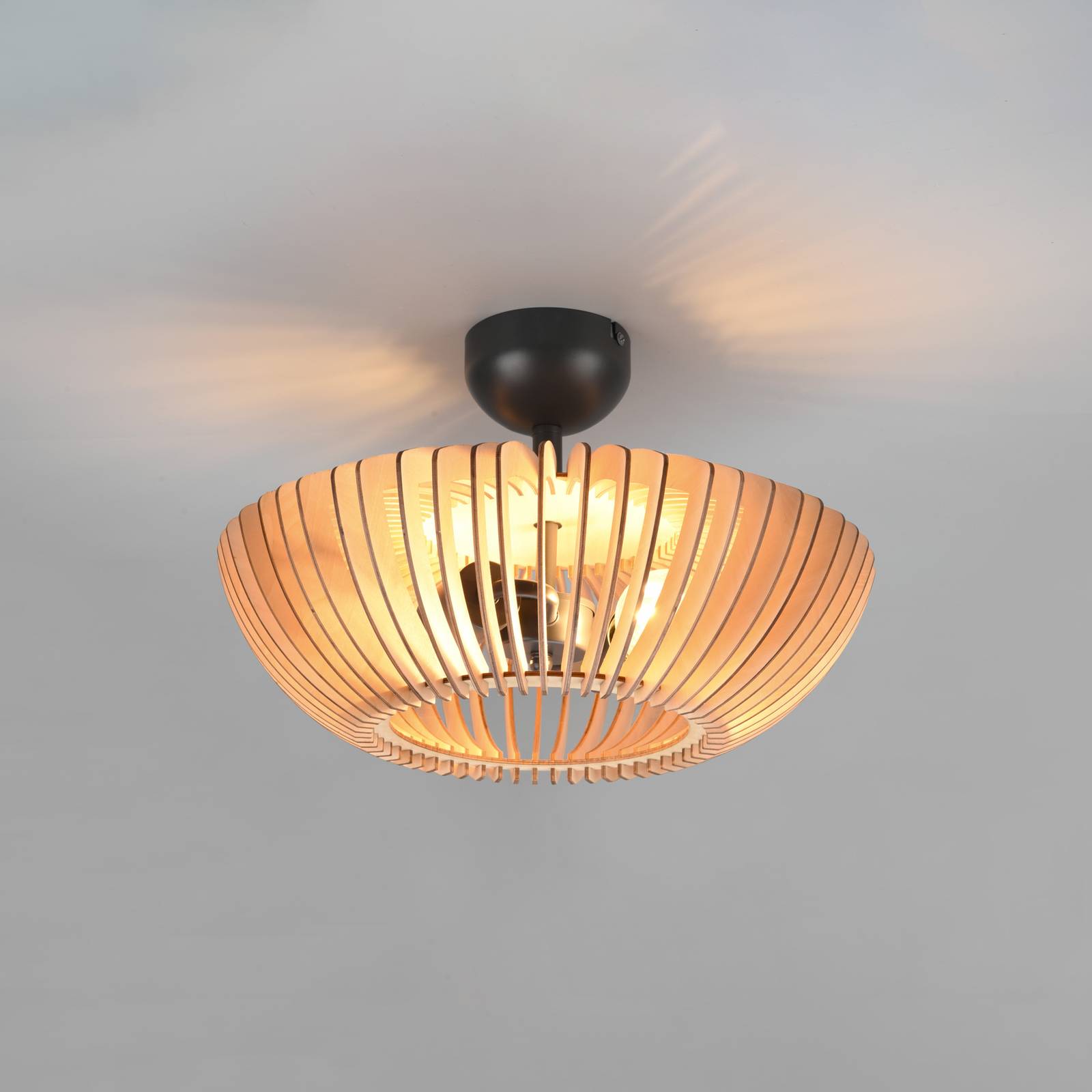 Deckenlampe Colino aus Holzlamellen, Holz hell von Trio Lighting