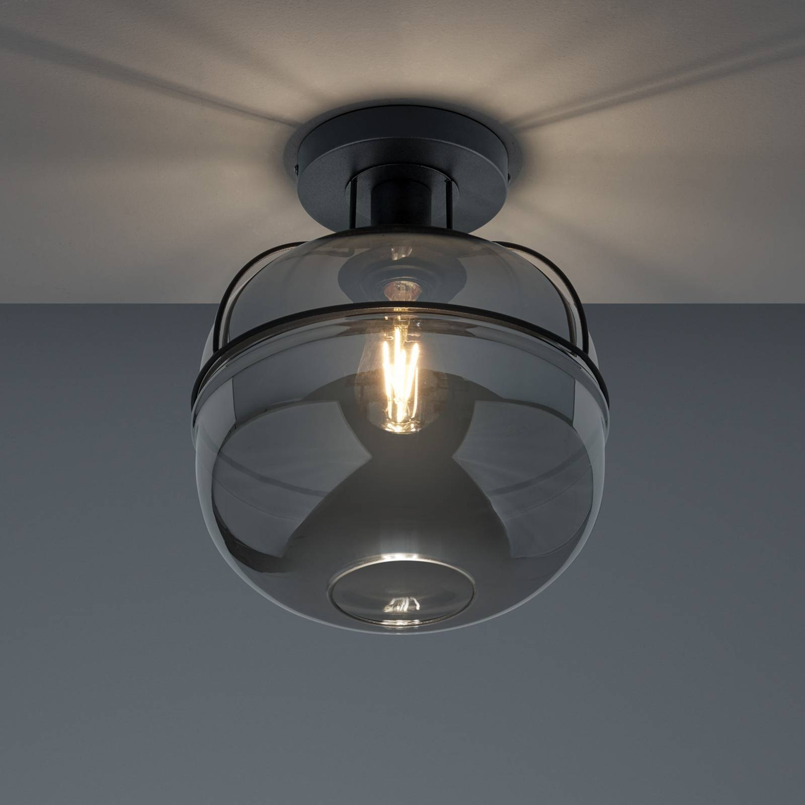 Deckenleuchte Lorena mit Glasschirm, schwarz matt Deckenleuchte Lorena mit Glasschirm, schwarz matt von Trio Lighting