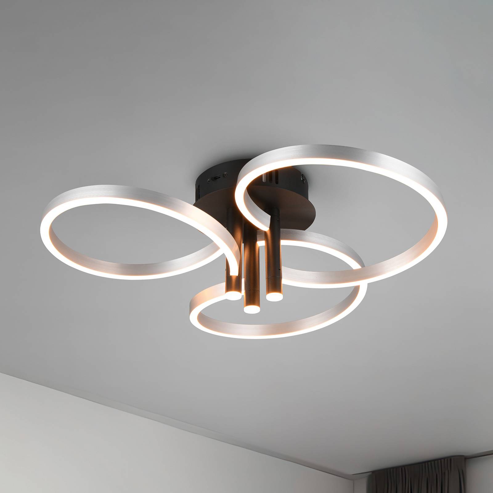 LED-Deckenlampe Caruso, alu/schwarz, Ø 66 cm, Metall CCT dim LED-Deckenlampe Caruso, alu/schwarz, Ø 66 cm, Metall CCT dim von Trio Lighting