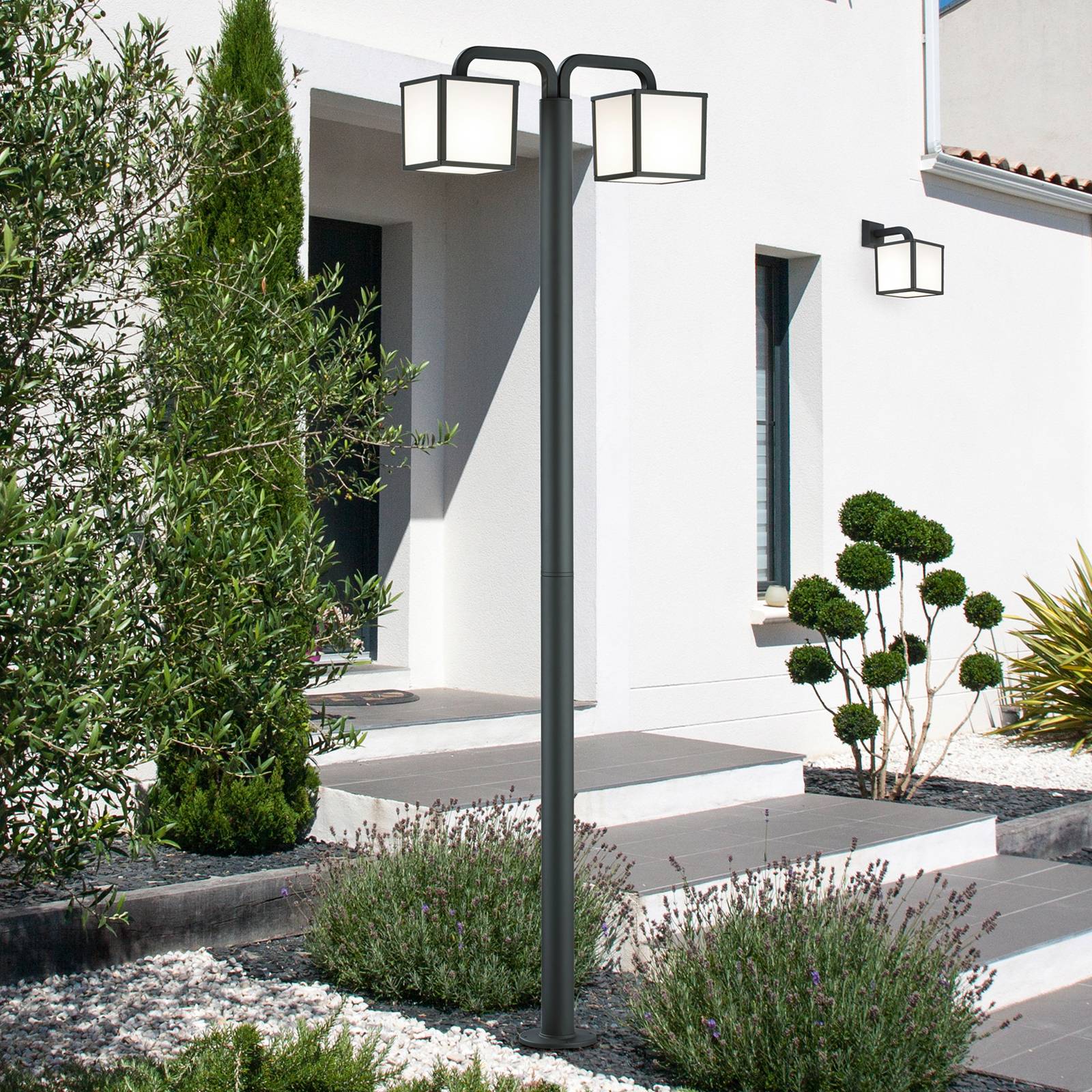 LED-Mastleuchte Cubango mit zwei Würfel-Schirmen LED-Mastleuchte Cubango mit zwei Würfel-Schirmen von Trio Lighting