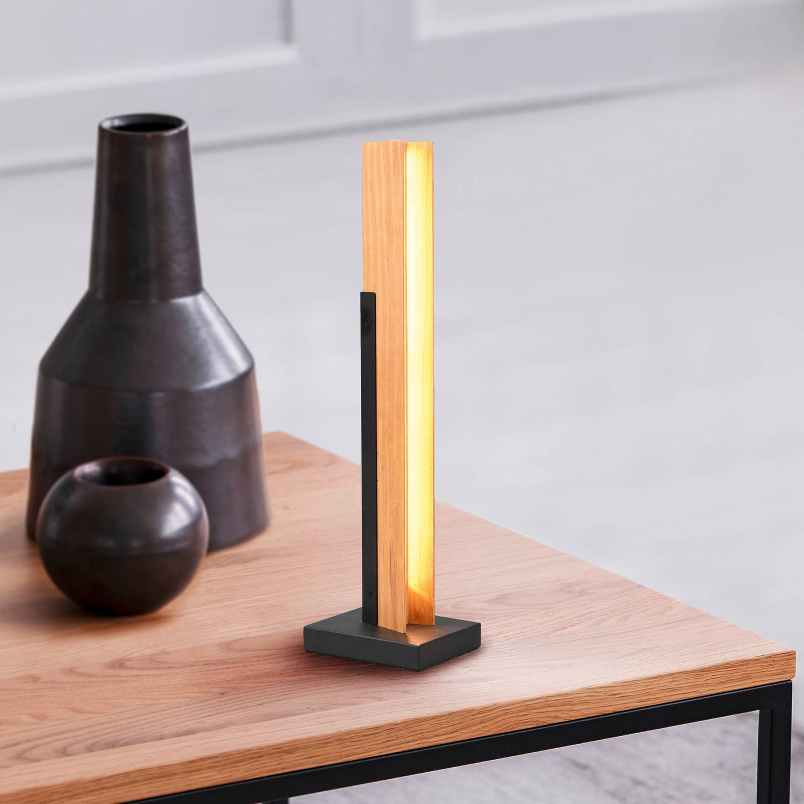 LED-Tischleuchte Kerala mit Touchdimmer von Trio Lighting