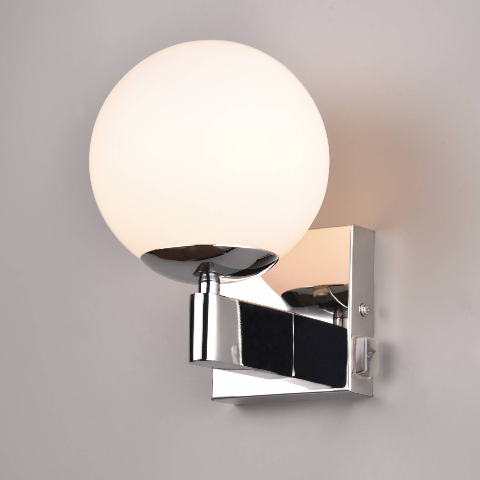 Wandleuchte Kula fürs Bad Glasschirm IP44 chrom Wandleuchte Kula fürs Bad Glasschirm IP44 chrom von Trio Lighting