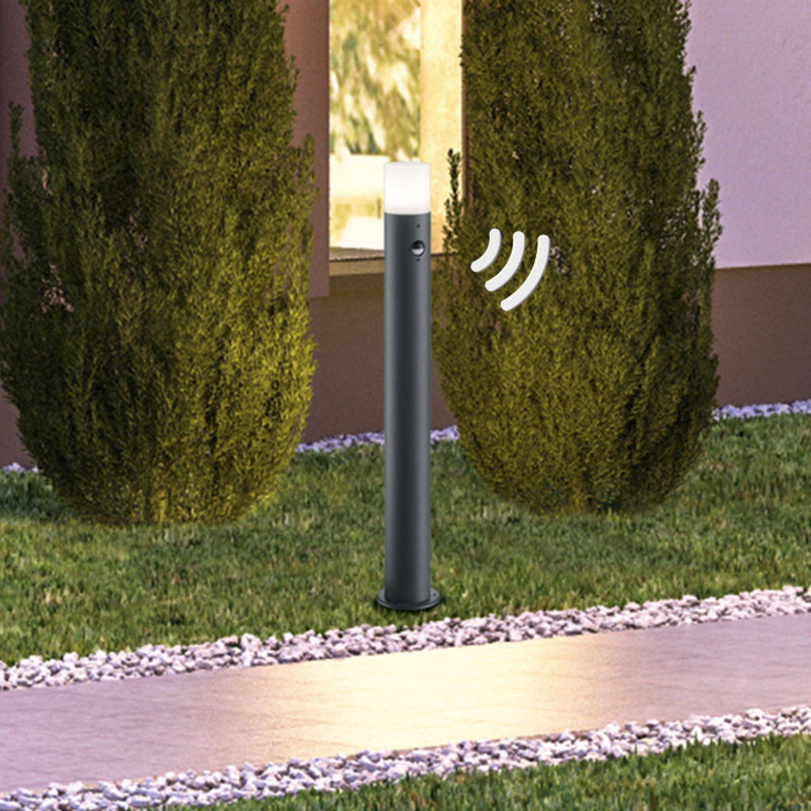 Wegeleuchte Hoosic in Anthrazit m. Bewegungsmelder Wegeleuchte Hoosic in Anthrazit m. Bewegungsmelder von Trio Lighting