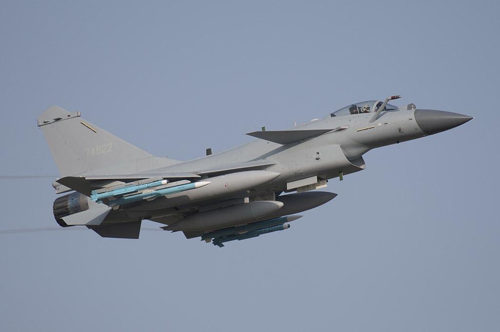 PLAAF J-10C Vigorous Dragon PLAAF J-10C Vigorous Dragon von Trumpeter