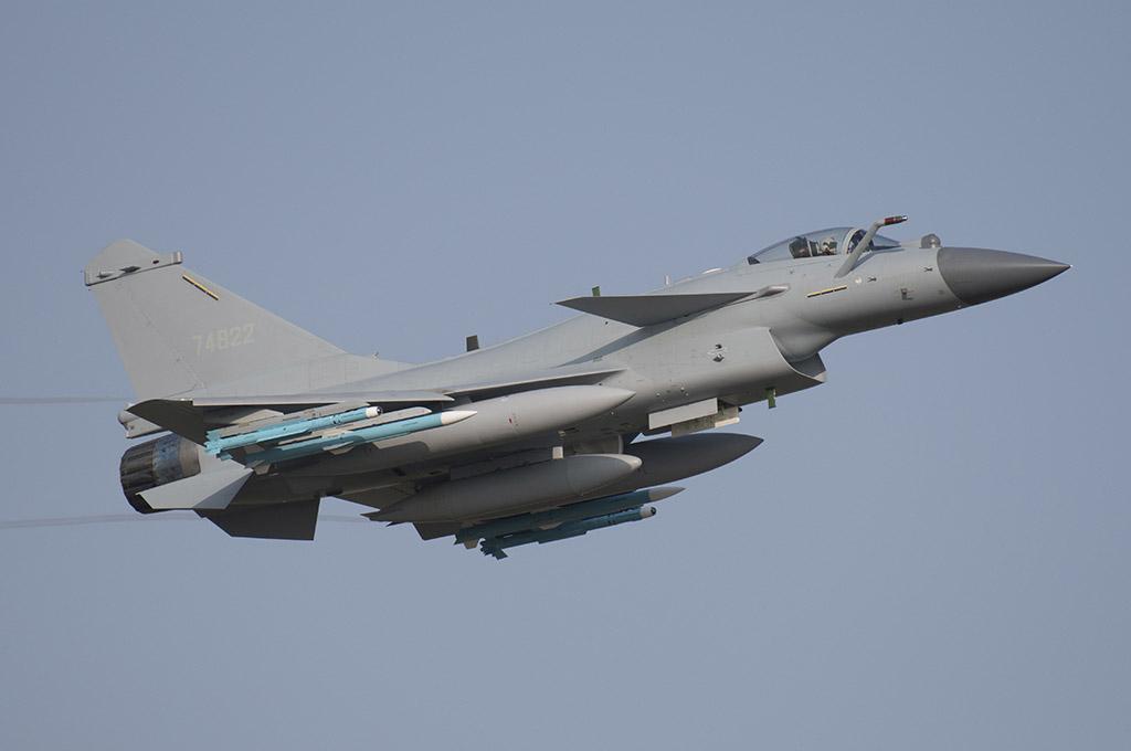 PLAAF J-10C Vigorous Dragon von Trumpeter