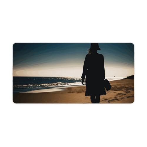Großes Mauspad, erweitertes Gaming-Mauspad, rutschfeste Unterseite, wasserdichte Schreibtischunterlage mit genähten Kanten, Motiv: Frau am Strand spazieren geht, Tastaturmatte für Zuhause, Büro, 30,5 Großes Mauspad, erweitertes Gaming-Mauspad, rutschfeste Unterseite, wasserdichte Schreibtischunterlage mit genähten Kanten, Motiv: Frau am Strand spazieren geht, Tastaturmatte für Zuhause, Büro, 30,5 von VFMKT