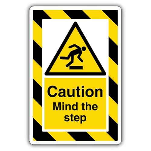 ExtraViz Sicherheitsschild mit Aufschrift "V Safety Caution Mind The Step", 250 x 350 mm, 3 mm, Aluminium-Verbundwerkstoff von VSafety