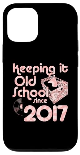 Keeping It Old School Since 2017 Year Box of Vinyl Records Hülle für iPhone 12/12 Pro Keeping It Old School Since 2017 Year Box of Vinyl Records Hülle für iPhone 12/12 Pro von Vinyl Record Collecting Girl Birthday Party Supply