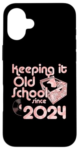 Seit 2024: Kiste voller Schallplatten, altmodisch Hülle für iPhone 16 Plus Seit 2024: Kiste voller Schallplatten, altmodisch Hülle für iPhone 16 Plus von Vinyl Record Collecting Girl Birthday Party Supply