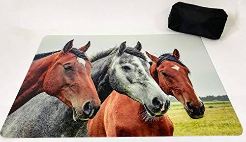 Schreibtischunterlagen Set Drei Pferde 40 x 60 cm mit schwarzem Stiftemäppchen von Vogt
