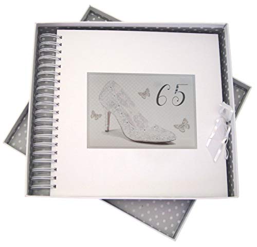 White Cotton Cards SHU65C Glückwunschkarte und Erinnerungsbuch zum 65. Geburtstag, Motiv: Silberschuh von WHITE COTTON CARDS