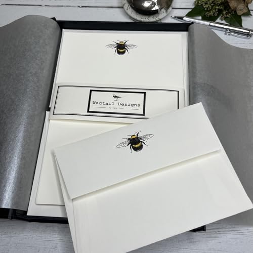Wagtail Designs Schreibpapier-Geschenk-Set mit einer Bienen-Illustration in einer hübschen schwarzen Box mit Schleife (12,18 oder 36 Blatt hochwertiges Briefpapier und Briefumschläge) Ivory (Cream) von Wagtail Designs