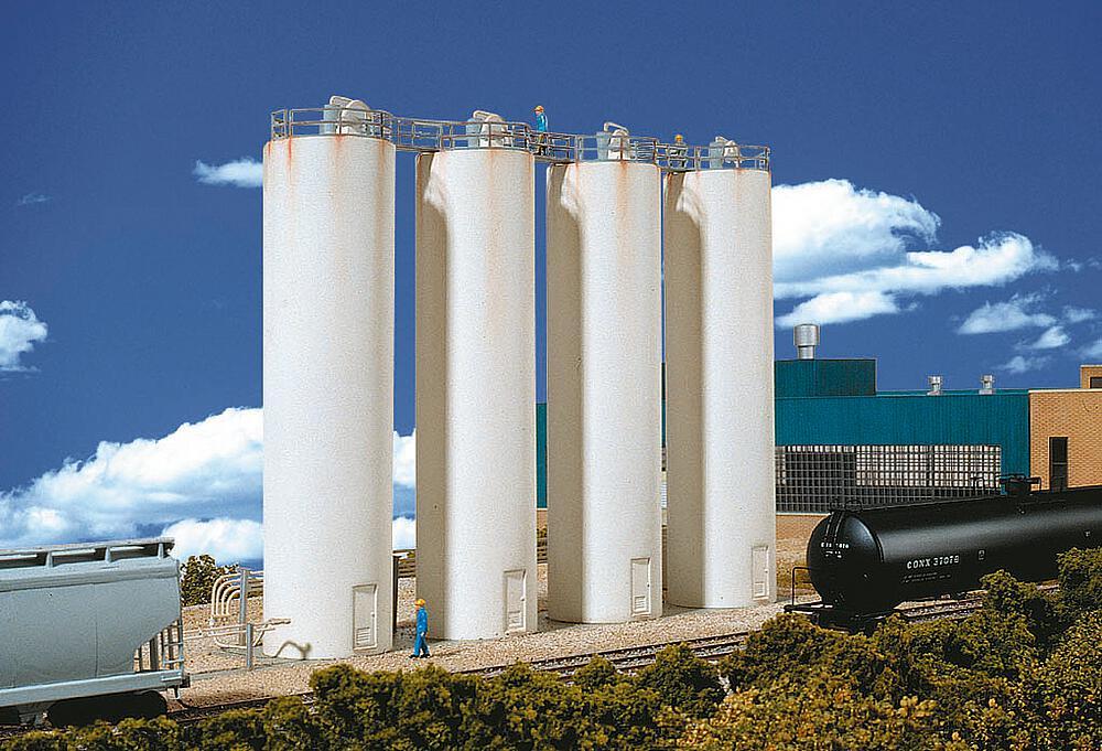 4 Lagertanks 4 Lagertanks von Walthers