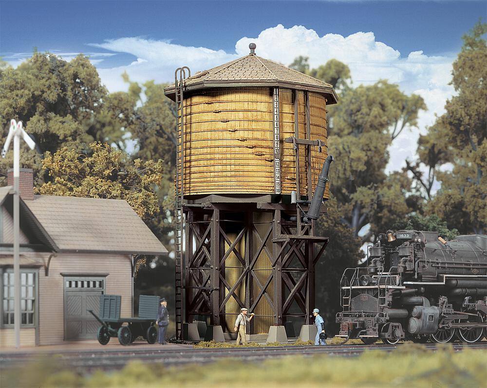 Wassertank, Holzoptik - Fertigmodell von Walthers