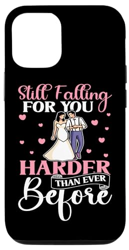 Hochzeitsbraut: Ich verliebe mich immer noch härter in dich als je zuvor Hülle für iPhone 12/12 Pro von Wedding Bride Designs For Bridal Shower