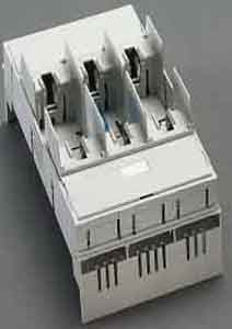 Wohner 03199 NH bus-mounting Sicherung Basis, Box Terminal, Blechschrauben oben/nach unten, 3 pol, 160 Amp, Größe 00 Wohner 03199 NH bus-mounting Sicherung Basis, Box Terminal, Blechschrauben oben/nach unten, 3 pol, 160 Amp, Größe 00 von Wohner