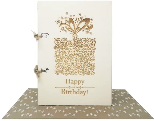 Geburtstagskarte aus Holz - Graviertes, detailliertes Geschenk mit eingraviertem "Happy Birthday" darunter. von Woodland Mail