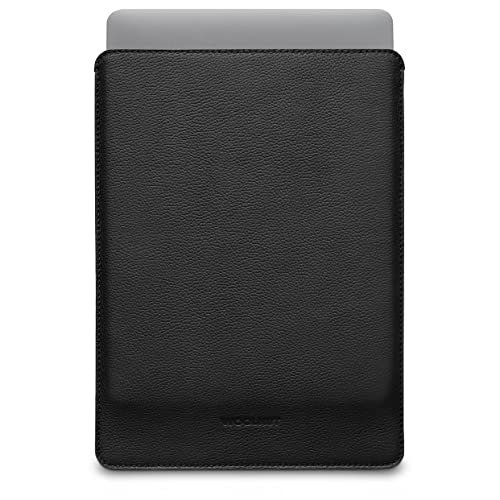 WOOLNUT Schutzhülle für MacBook Pro 14 – Laden in der Hülle – Vollnarbenleder, Innenseite aus Wollfilz – perfekte Passform – skandinavisches Design, kompatibel mit Apple MacBook Pro 14 Zoll – Schwarz WOOLNUT Schutzhülle für MacBook Pro 14 – Laden in der Hülle – Vollnarbenleder, Innenseite aus Wollfilz – perfekte Passform – skandinavisches Design, kompatibel mit Apple MacBook Pro 14 Zoll – Schwarz von Woolnut
