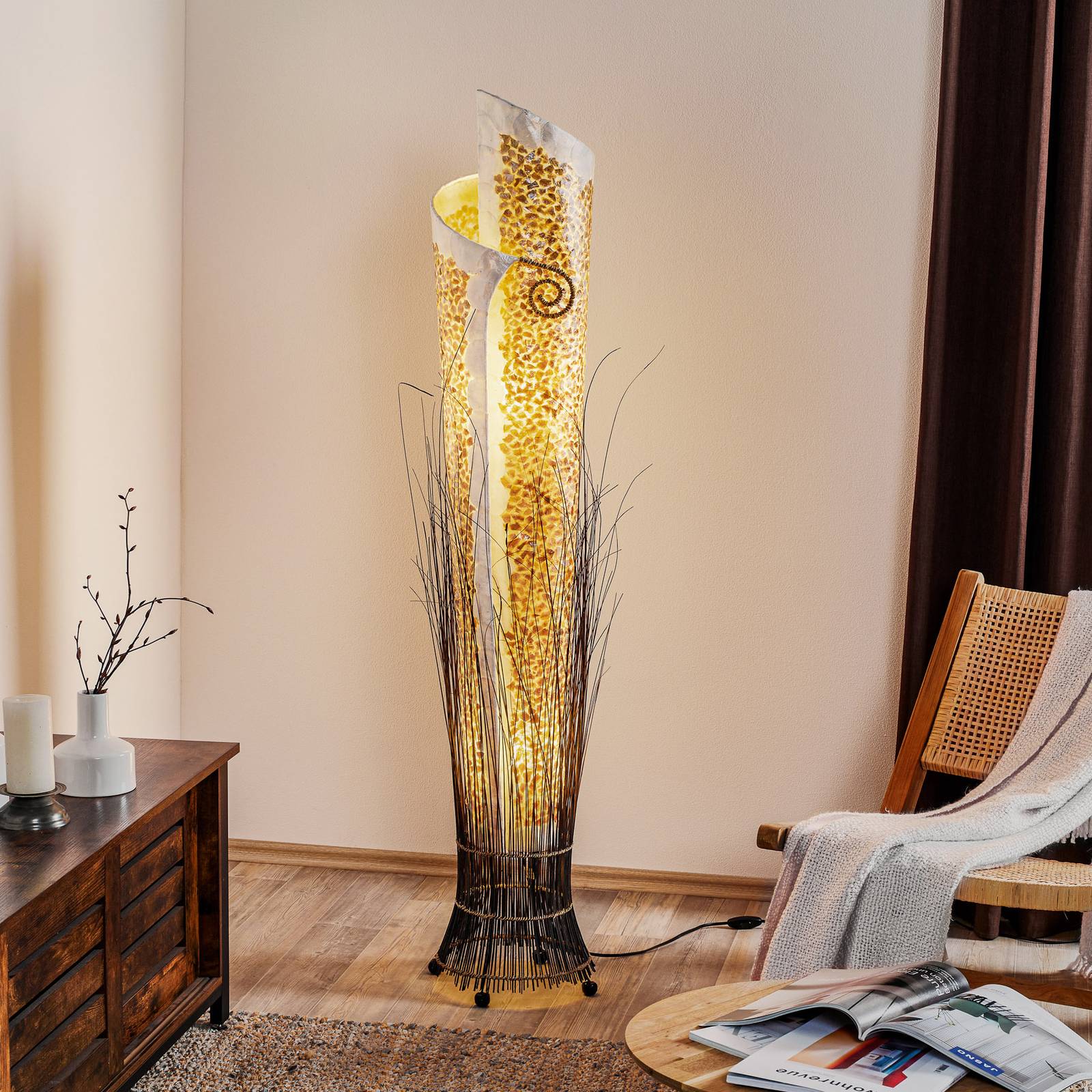 Exotische Stehleuchte YUNI 150 cm Exotische Stehleuchte YUNI 150 cm von Woru