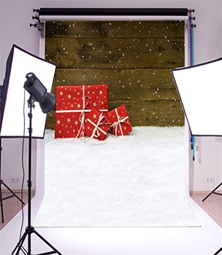 YongFoto 1x1,5m Foto Hintergrund Weihnachten Vinyl Schneebedeckter Boden Holzwand Rote Geschenkbox Schneeflocken Fotografie Hintergrund Foto Leinwand Kinder Fotostudio 100x150cm von YONGFOTO