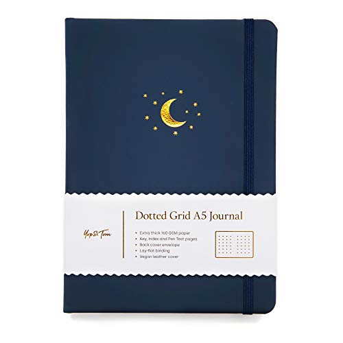 Yop & Tom Notizbuch mit Punkteraster, A5, Mond und Sterne, mit extra dickem Papier, 160 g/m², Journal mit Rasterlinien, Mitternachtsblau von Yop & Tom