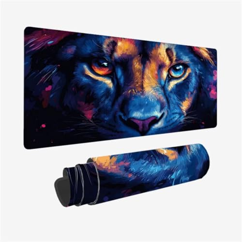 Tier Mauspad 700 x 300 x 3mm Schreibtischunterlage LöWe Mousepad mit Vernähte Kanten und rutschfeste Gummibasis, WassXerdicht Mauspad PC Zubehör, Office Deko, Geschenke für Männer,Model350 Tier Mauspad 700 x 300 x 3mm Schreibtischunterlage LöWe Mousepad mit Vernähte Kanten und rutschfeste Gummibasis, WassXerdicht Mauspad PC Zubehör, Office Deko, Geschenke für Männer,Model350 von Zhxizscc