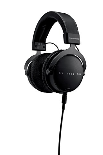 beyerdynamic DT 1770 PRO Over-Ear-Studiokopfhörer in schwarz. Geschlossene Bauweise, steckbares Kabel von beyerdynamic