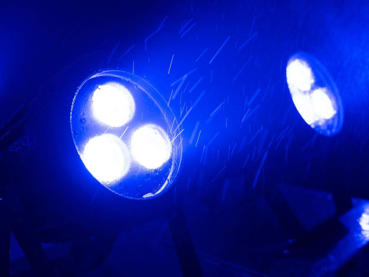 EUROLITE LED IP PAR 3x8W QCL Spot EUROLITE LED IP PAR 3x8W QCL Spot