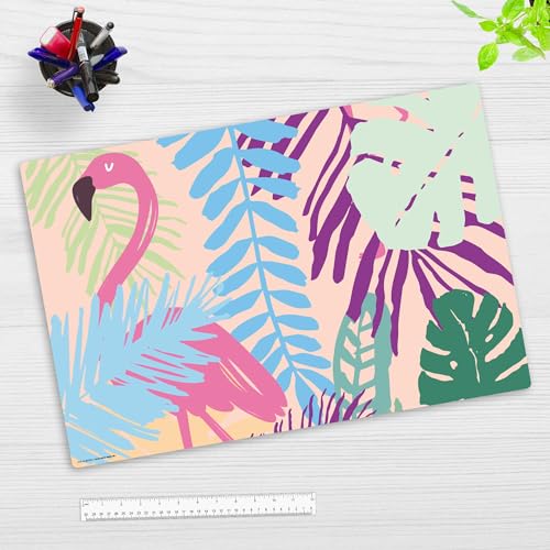 Schreibtischunterlage Kinder und Erwachsene – “Flamingo mit Blättern“ – aus erstklassigem Vinyl (Kunststoff) – 60 x 40 cm – Rutschfeste Schreibunterlage für besten Schutz – Made in Germany von coveryourdesk www.cover-your-desk.de