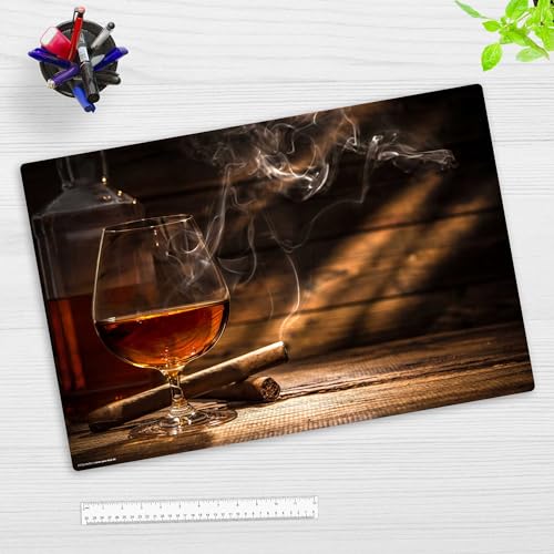 Schreibtischunterlage für Erwachsene – “Whisky mit Zigarren“ – aus erstklassigem, strapazierfähigem Vinyl (Kunststoff -BPA frei) – 60 x 40 cm – Made in Germany von coveryourdesk www.cover-your-desk.de