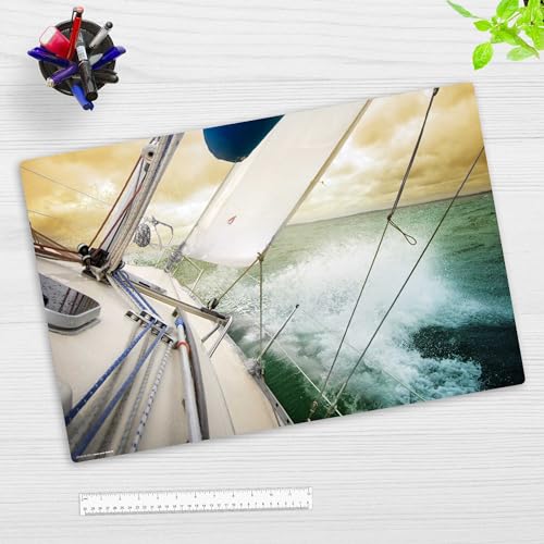 Schreibtischunterlage für Kinder und Erwachsene – “Regatta-Segelboot“ – aus erstklassigem Vinyl (Kunststoff) – 60 x 40 cm – Rutschfeste Schreibunterlage mit bestem Schutz – Made in Germany von coveryourdesk www.cover-your-desk.de