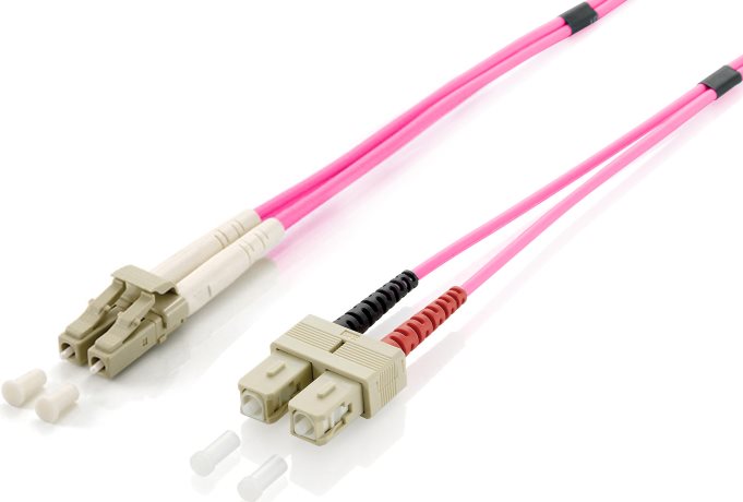 Equip Pro - Patch-Kabel - SC multi-mode (M) bis LC Multi-Mode (M) - 15 m - Glasfaser - 50/125 Mikrometer - OM4 - halogenfrei - violett von equip