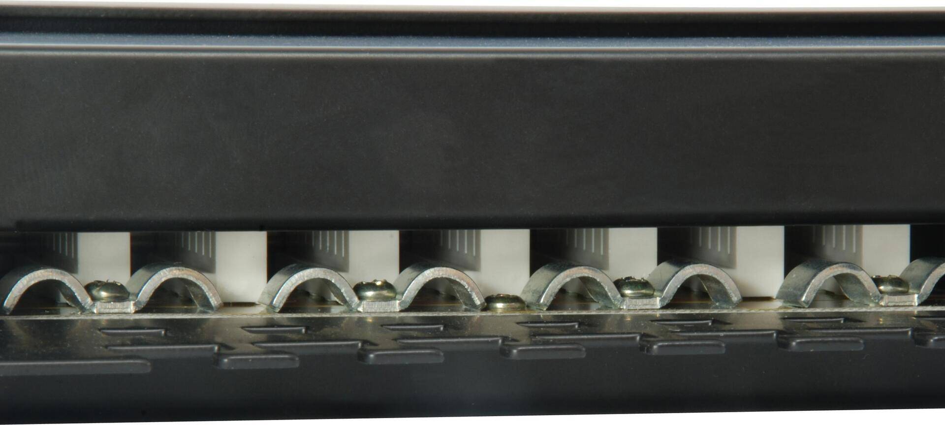 equip Pro - Patch Panel - Rack montierbar - RJ-45 X 24 - Schwarz - 1U - 48,3 cm (19) (326425) von equip