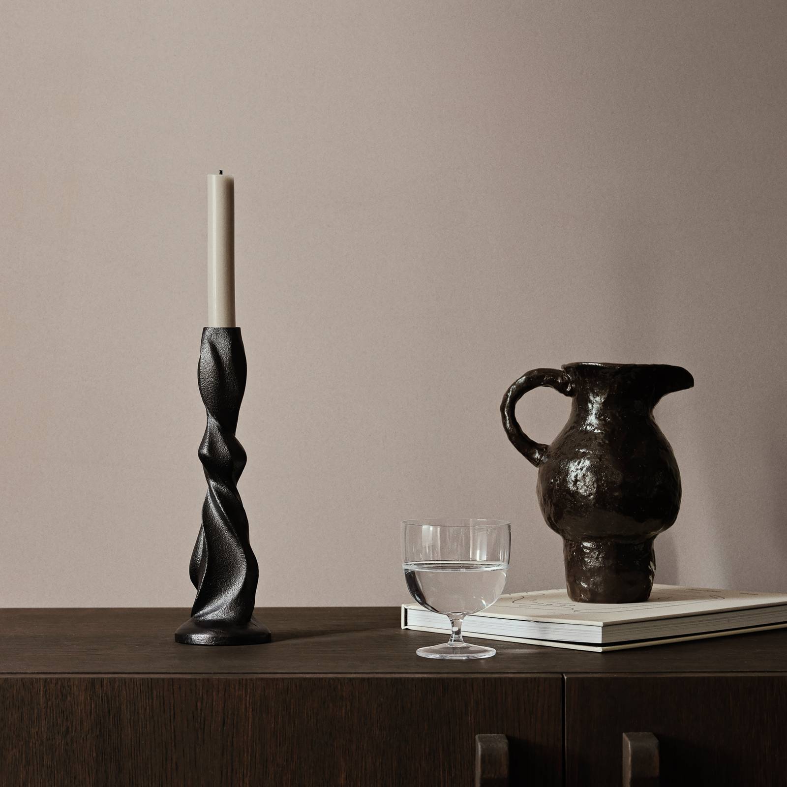 ferm LIVING Kerzenständer Gale, schwarz, 25,4 cm, Aluminium ferm LIVING Kerzenständer Gale, schwarz, 25,4 cm, Aluminium von ferm LIVING