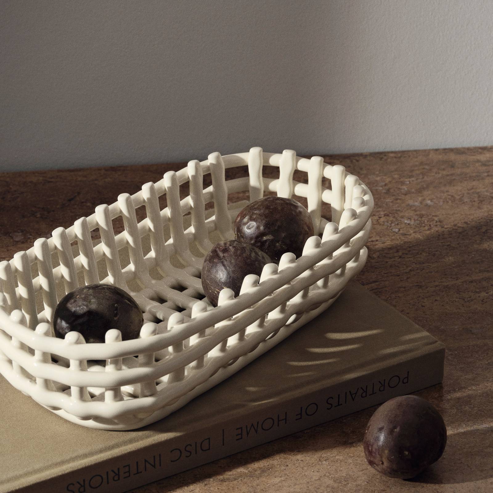 ferm LIVING Korb Ceramic, oval, weiß, Länge 30 cm, Keramik ferm LIVING Korb Ceramic, oval, weiß, Länge 30 cm, Keramik von ferm LIVING