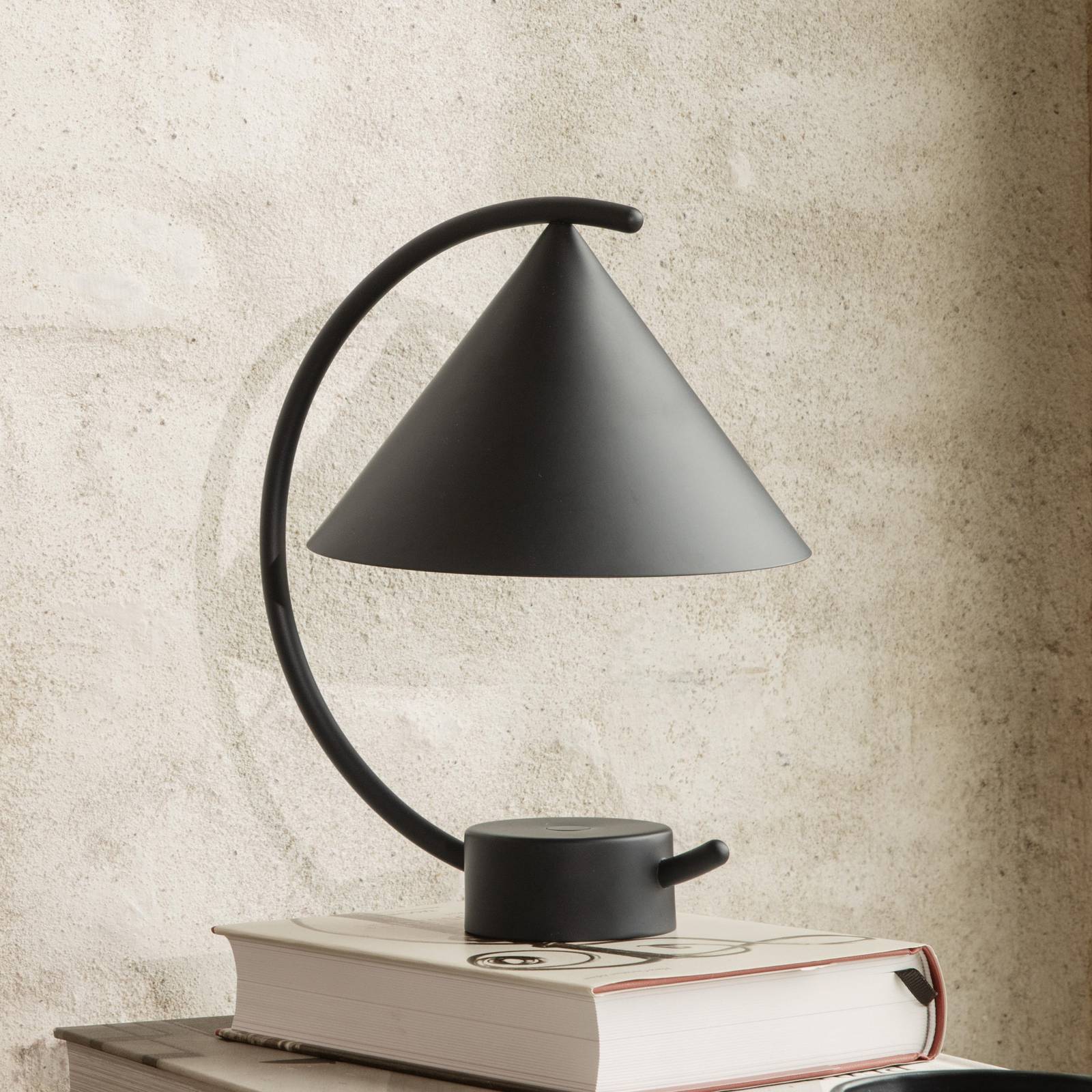 ferm LIVING LED-Akkutischleuchte Meridian, schwarz, dimmbar ferm LIVING LED-Akkutischleuchte Meridian, schwarz, dimmbar von ferm LIVING
