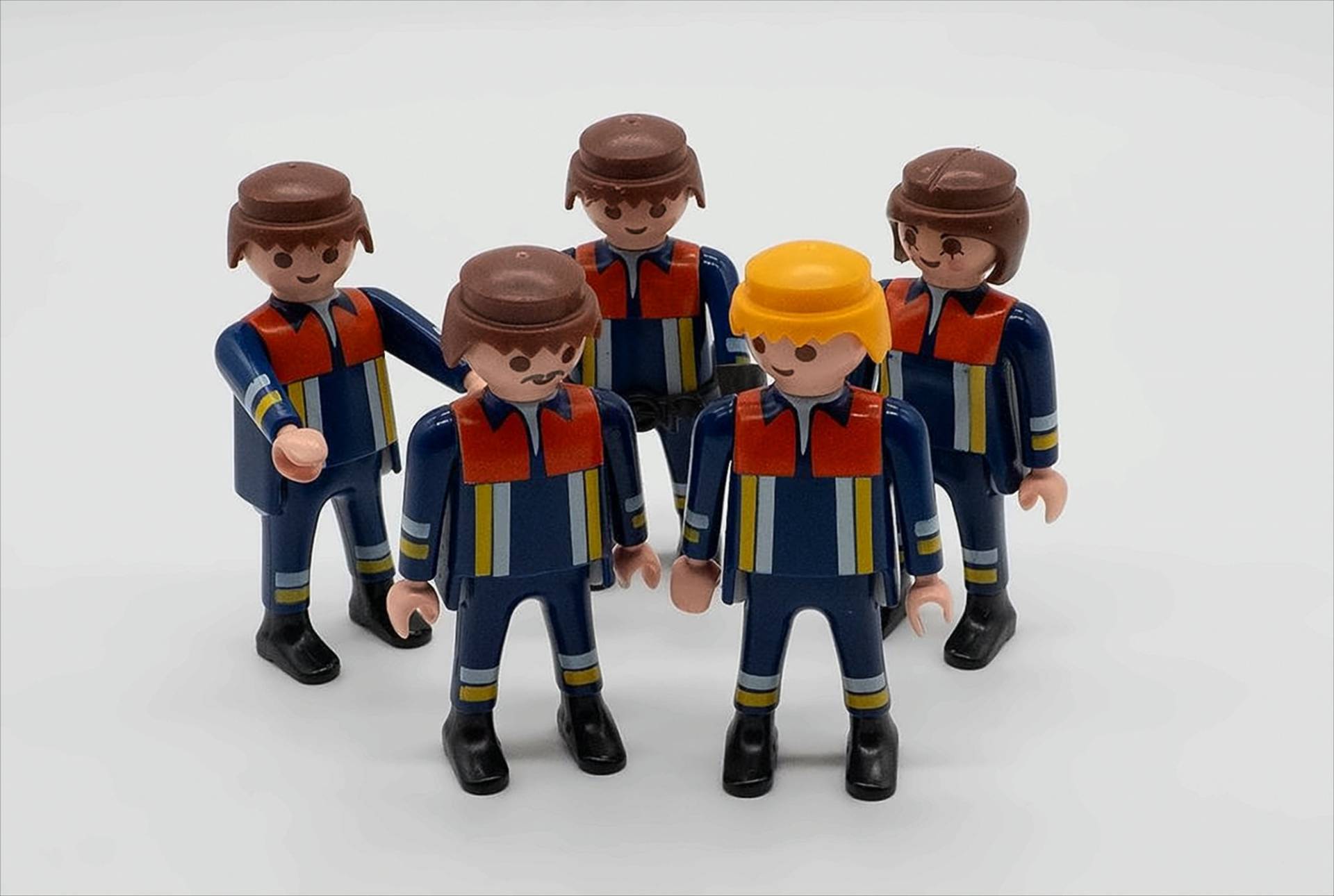 Playmobil 5 Feuerwehrleute von geobra Brandstätter Stiftung & Co. KG