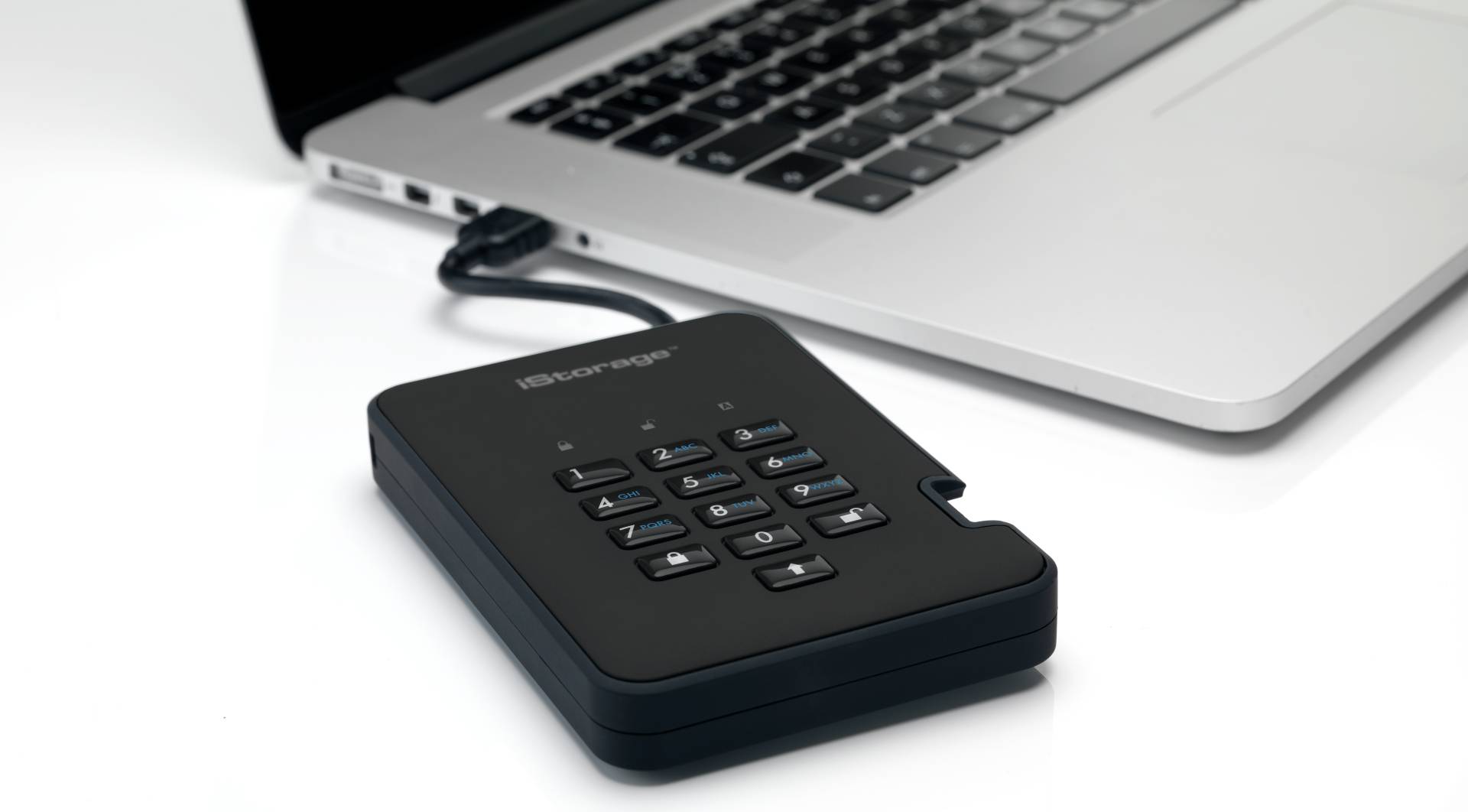 iStorage diskAshur 2 - Festplatte - verschlüsselt - 1TB - extern (tragbar) - USB 3,1 Gen1 - 5400 U/min - Puffer: 8MB - FIPS 197 - 256-Bit-AES - Phantomschwarz (IS-DA2-256-1000-B) von iStorage