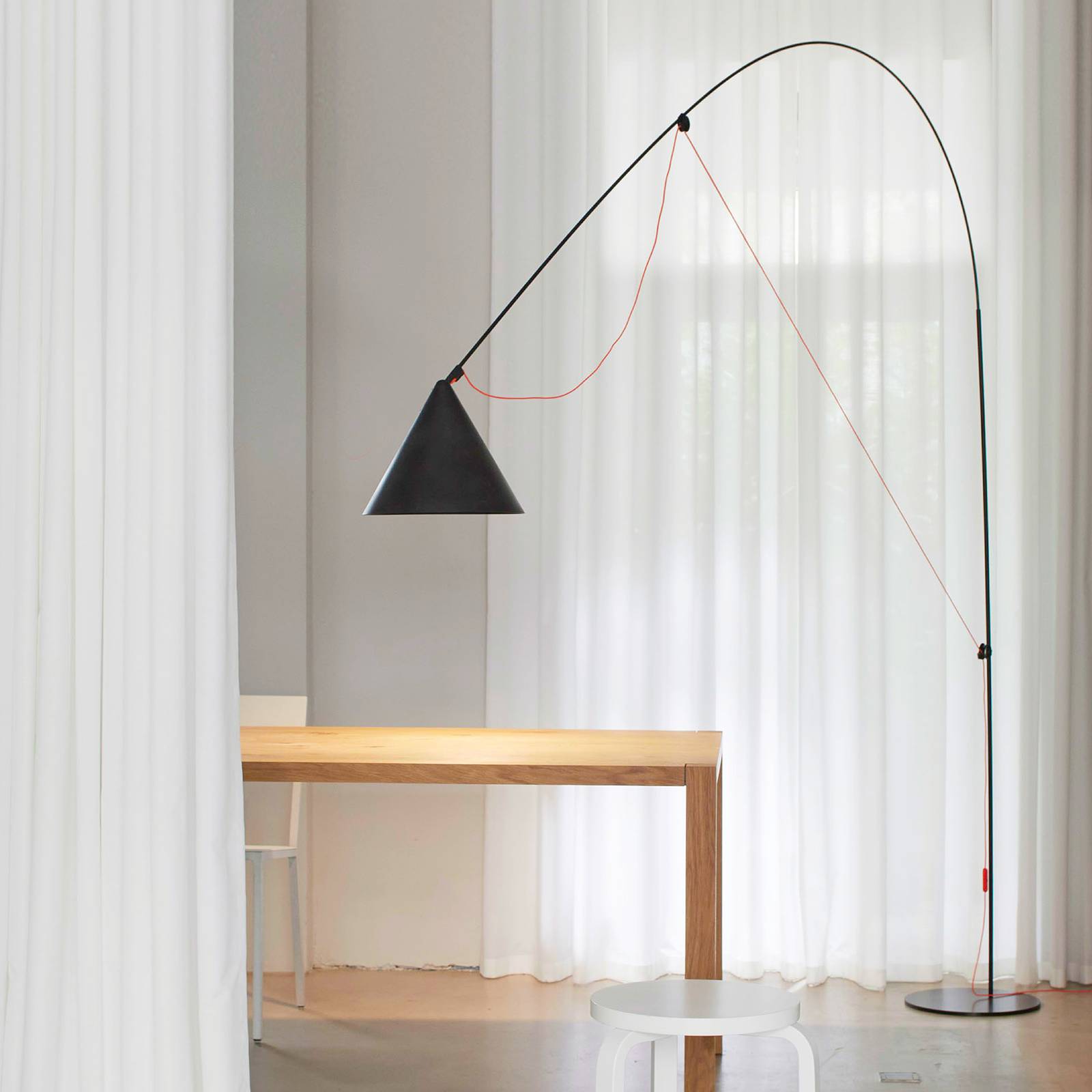 midgard LED-Stehlampe AYNO XL, schwarz/orange 3.000 K 290 cm midgard LED-Stehlampe AYNO XL, schwarz/orange 3.000 K 290 cm von midgard