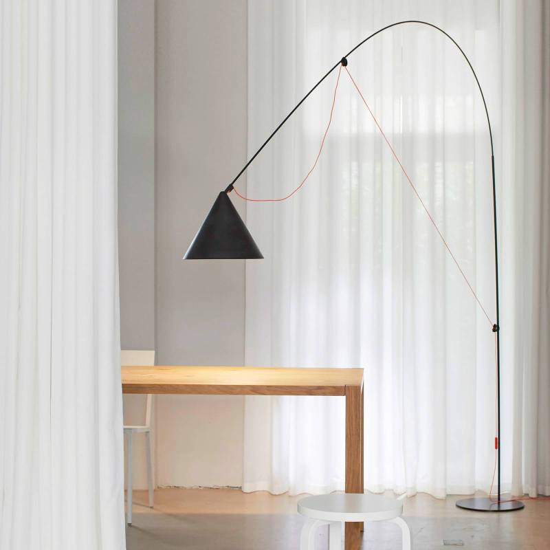 midgard LED-Stehlampe AYNO XL, schwarz/orange 3.000 K 290 cm von midgard