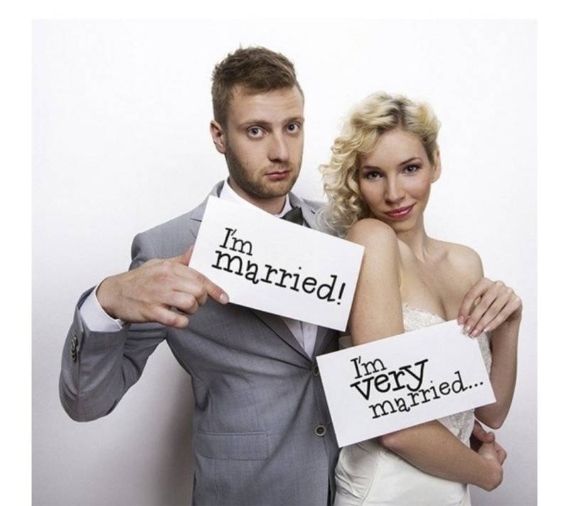 partydeco Fotohintergrund Photo-Booth Accessoire Schild "I am married / I am very married", Hochzeit von partydeco