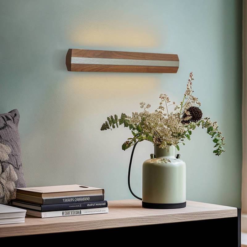 Quitani Elis LED-Wandleuchte, Nussbaum/nickel von Quitani
