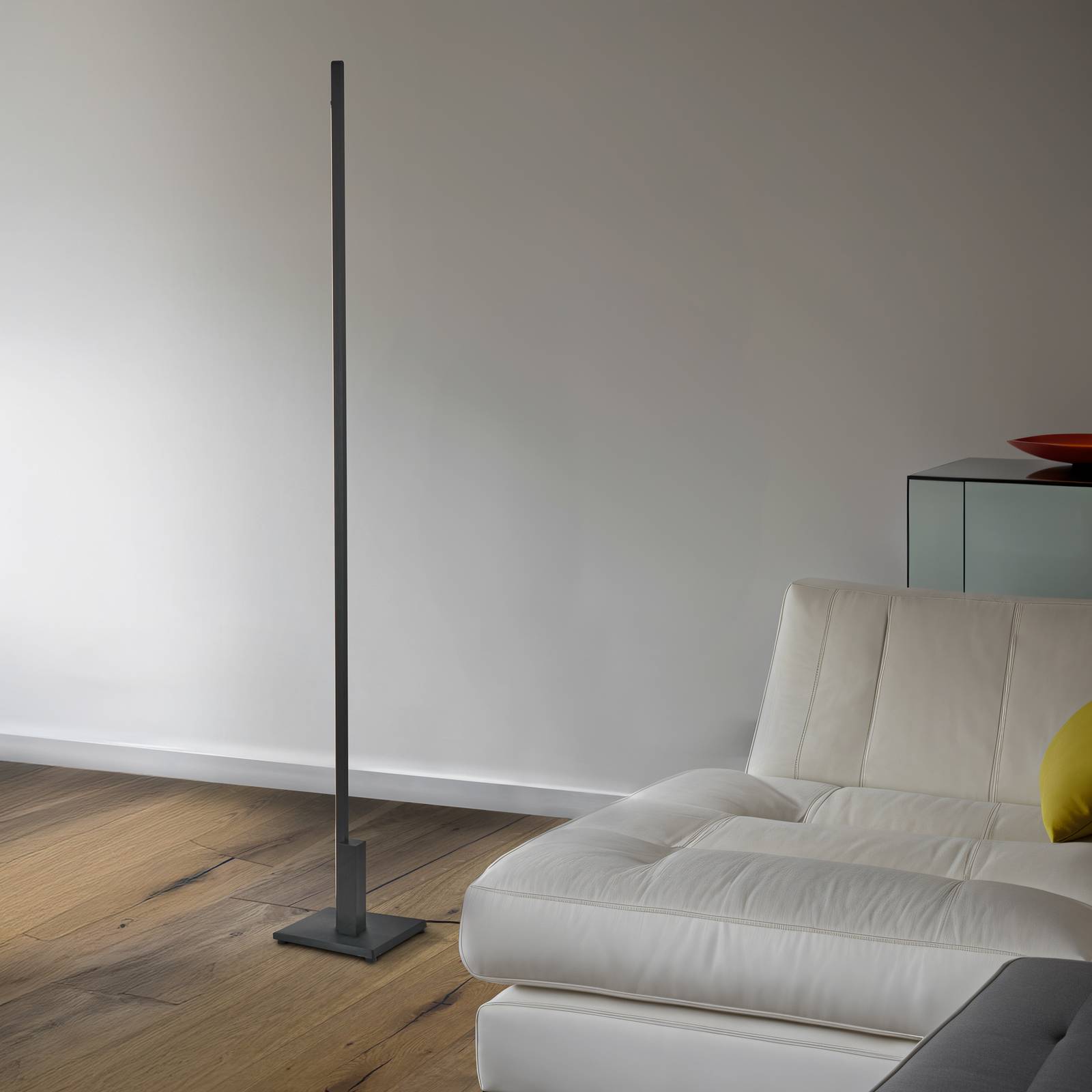 Quitani Talon LED-Stehleuchte eloxal schwarz matt Quitani Talon LED-Stehleuchte eloxal schwarz matt von Quitani