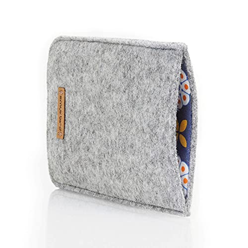 smukbird - Handytasche für iPhone SE 2020 | aus echtem Filz + Baumwolle (für Smartphone MIT Case, hellgrau-Bloom) von smukbird