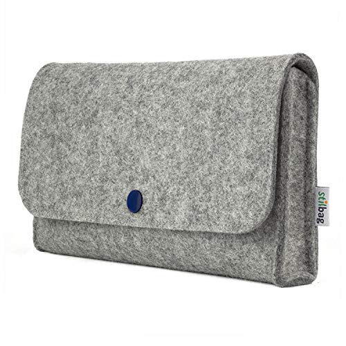 stilbag Tasche für Elektronik Zubehör aus Wollfilz hellgrau, Knopf dunkelblau stilbag Tasche für Elektronik Zubehör aus Wollfilz hellgrau, Knopf dunkelblau von stilbag
