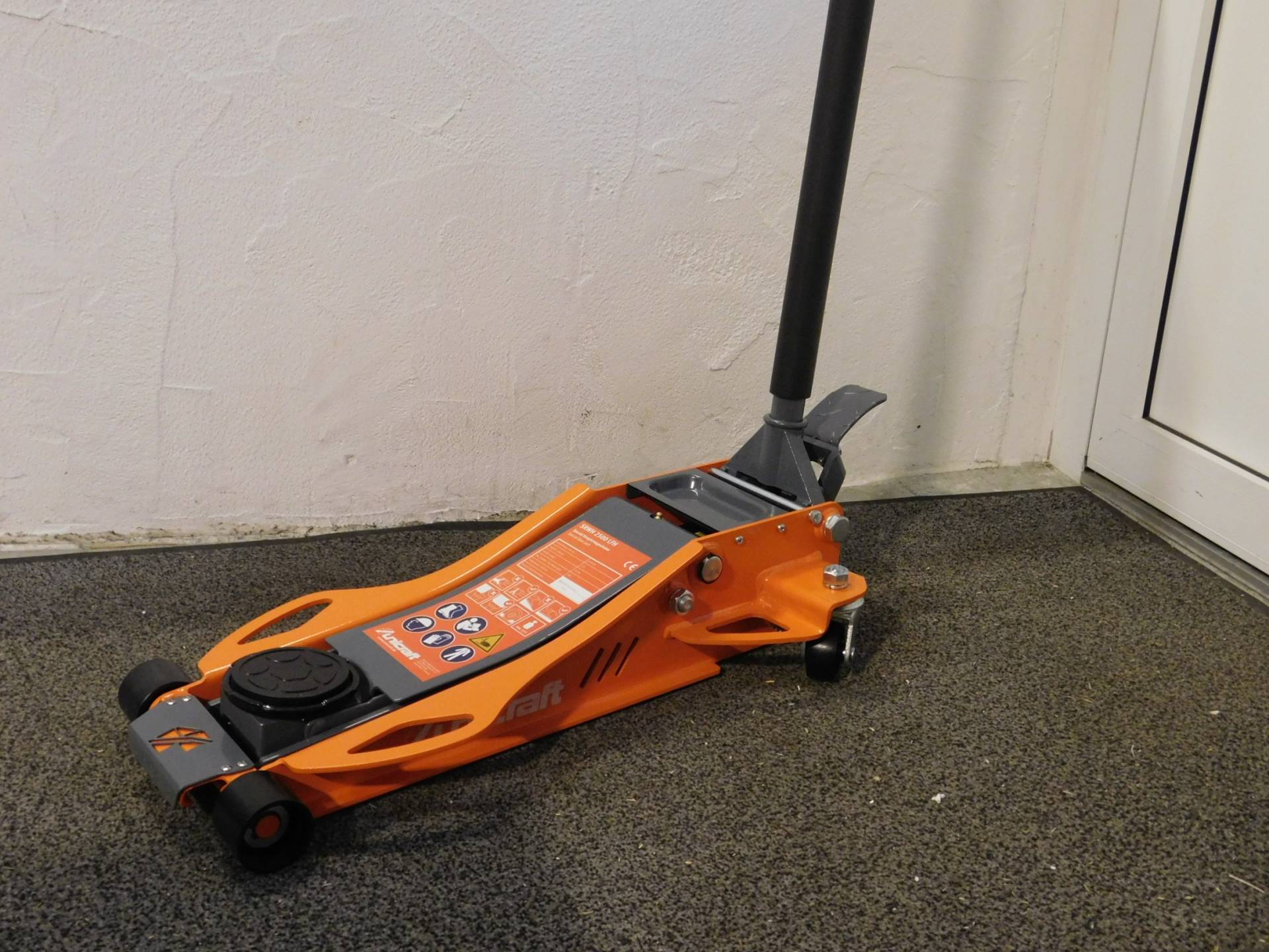 Rangier-Wagenheber SRWH 2500 LFH sofort lieferbar Rangier-Wagenheber SRWH 2500 LFH sofort lieferbar von unicraft